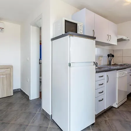 Apartment Lovely In